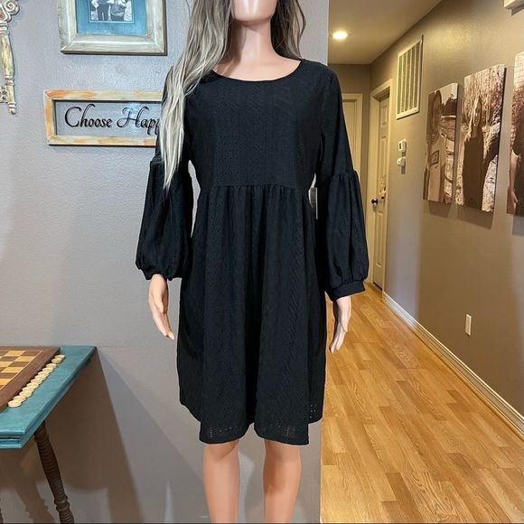 Vibe Dresses & Skirts - NWT black eyelet puff sleeve dress